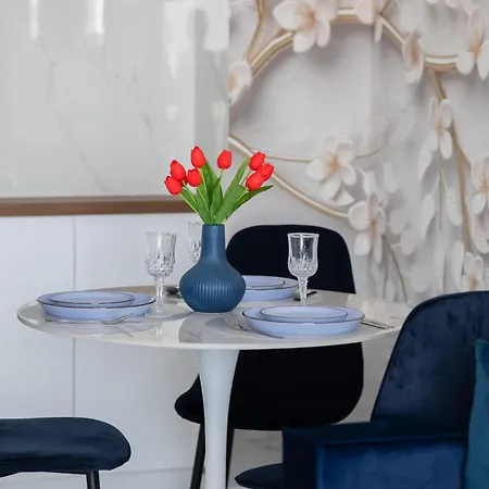 Apartment Stylish With Parking & View By Renters Prestige