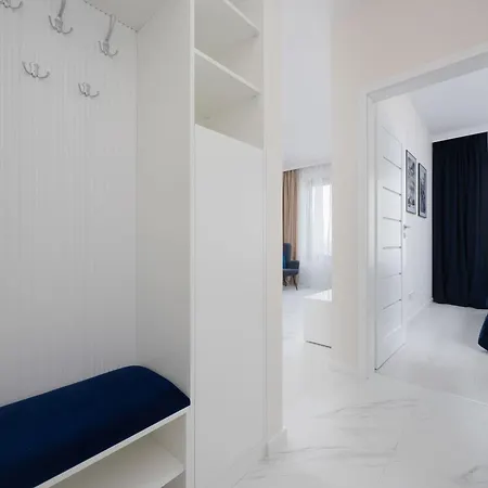 Stylish With Parking & View By Renters Prestige * Warschau