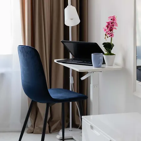 Stylish With Parking & View By Renters Prestige