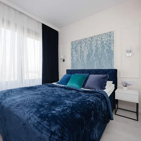 Apartman Stylish With Parking & View By Renters Prestige Varsó